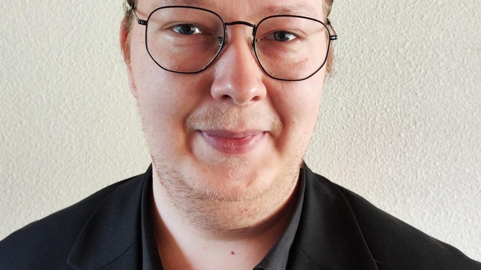 Een portretfoto van Wesley Tabak